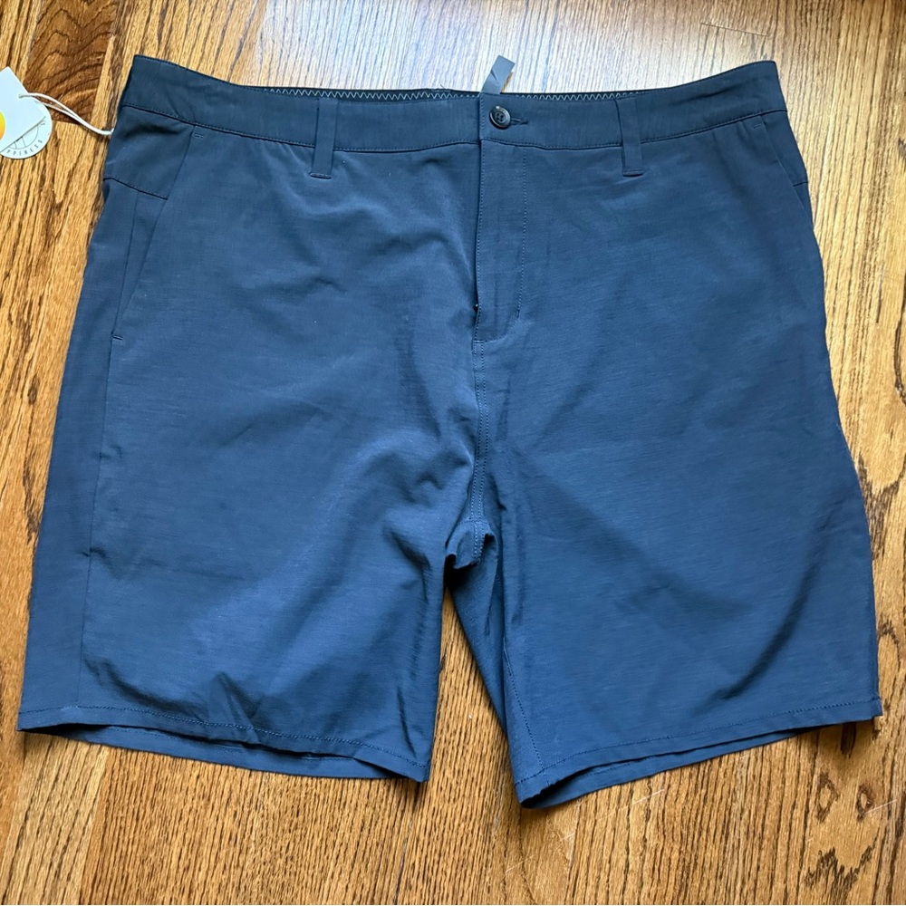 Men's Vuori Aim Gray Shorts